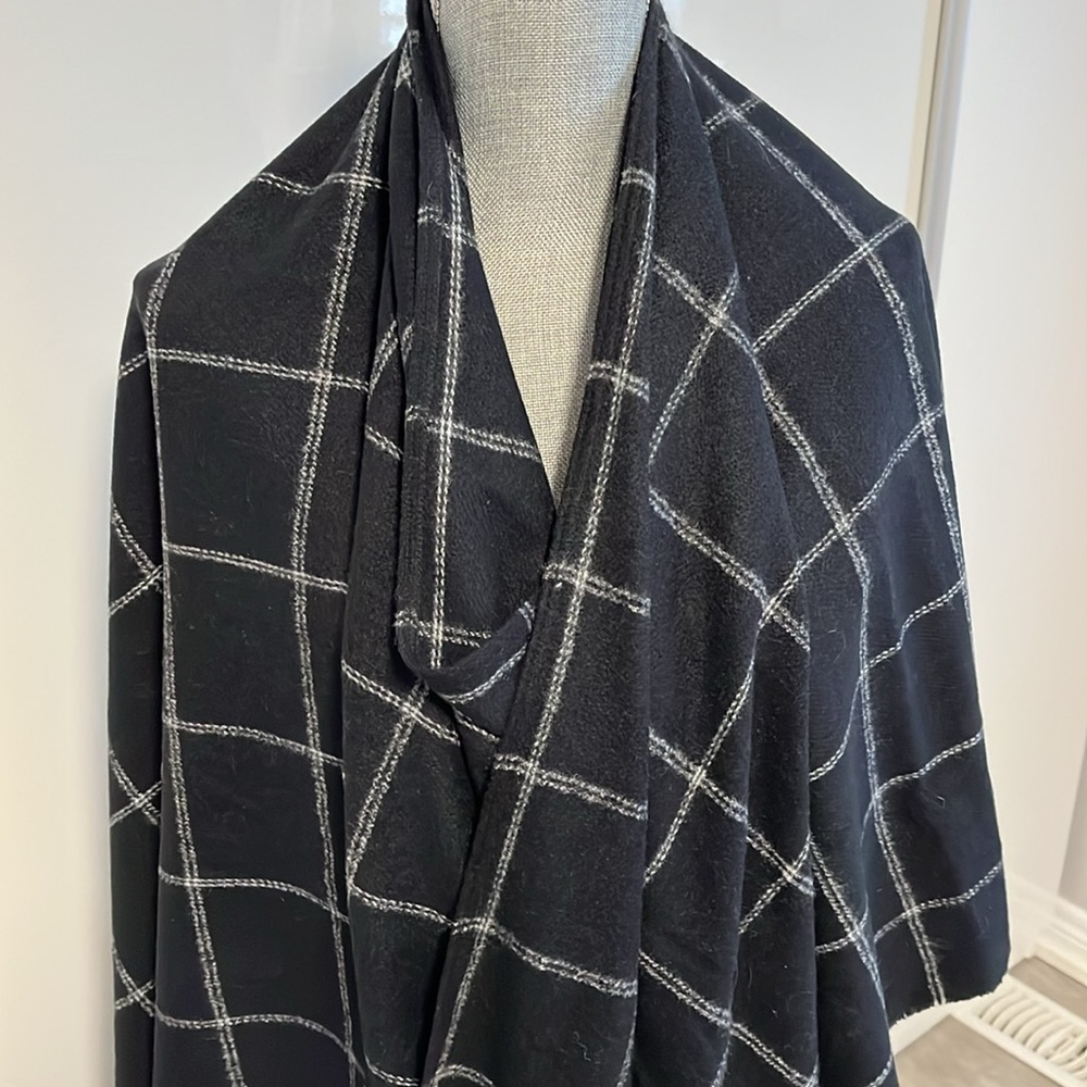 Oversized Shawl Scarf Wrap, size O/S - Picture 2 of 8